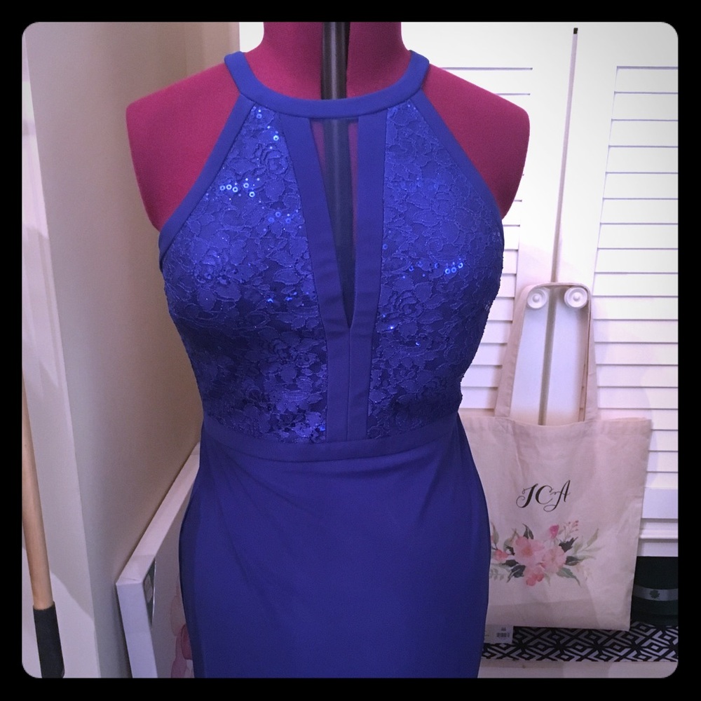 Blue evening dress with sequins and lace